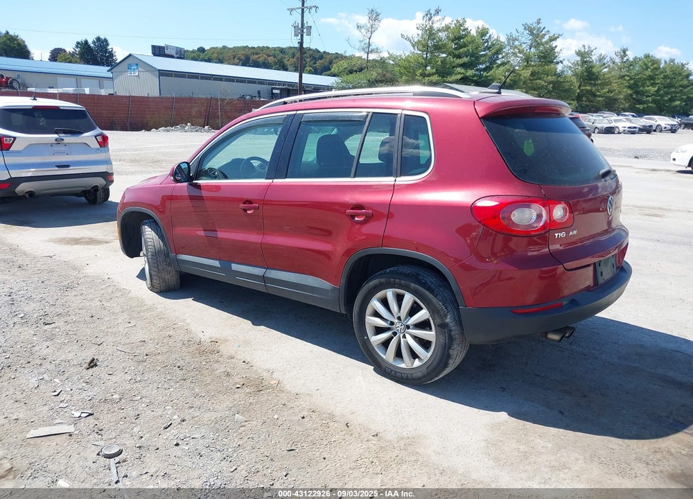 2011 VOLKSWAGEN TIGUAN VIN: WVGAV7AX7BW000566