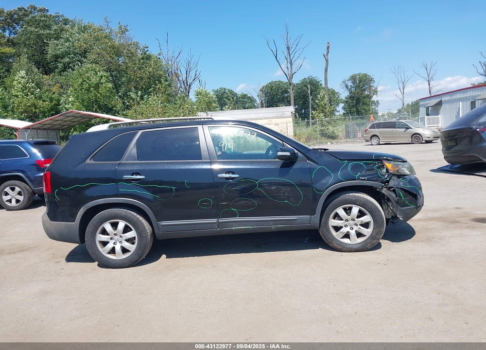 2013 KIA SORENTO VIN: 5XYKT4A21DG419093