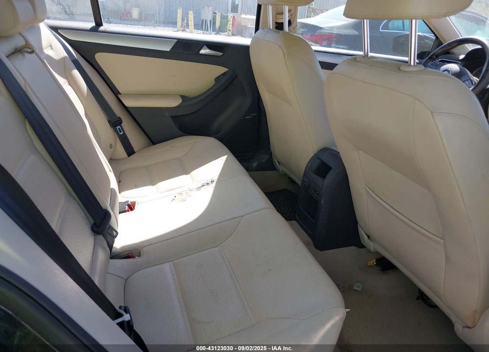 2013 VOLKSWAGEN JETTA VIN: 3VWDX7AJ1DM255964