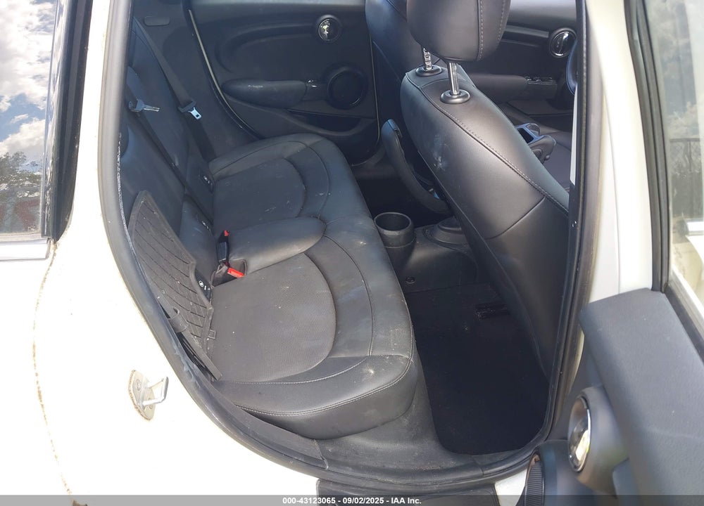 2019 MINI HARDTOP VIN: WMWXU1C56K2J01936