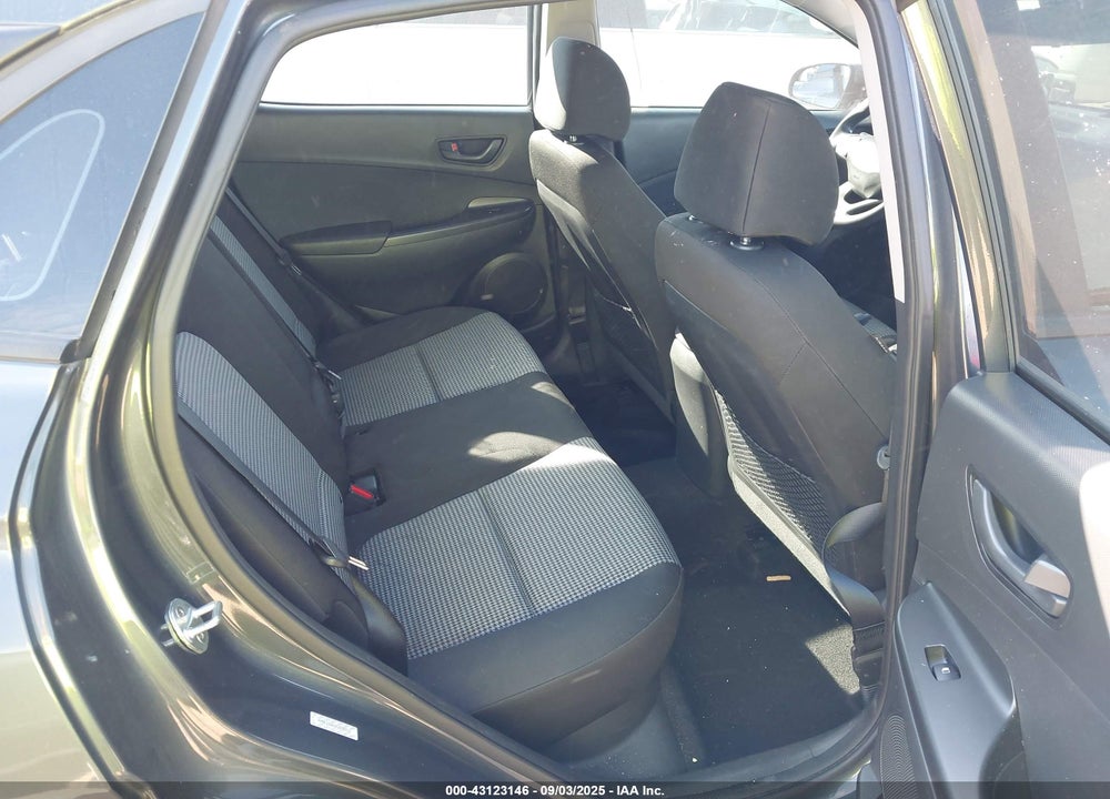 2019 HYUNDAI KONA SE VIN: KM8K12AA1KU336711