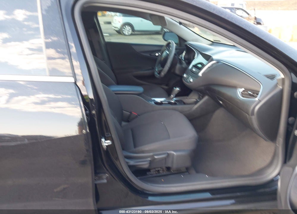 2019 CHEVROLET MALIBU LT VIN: 1G1ZD5ST2KF217946