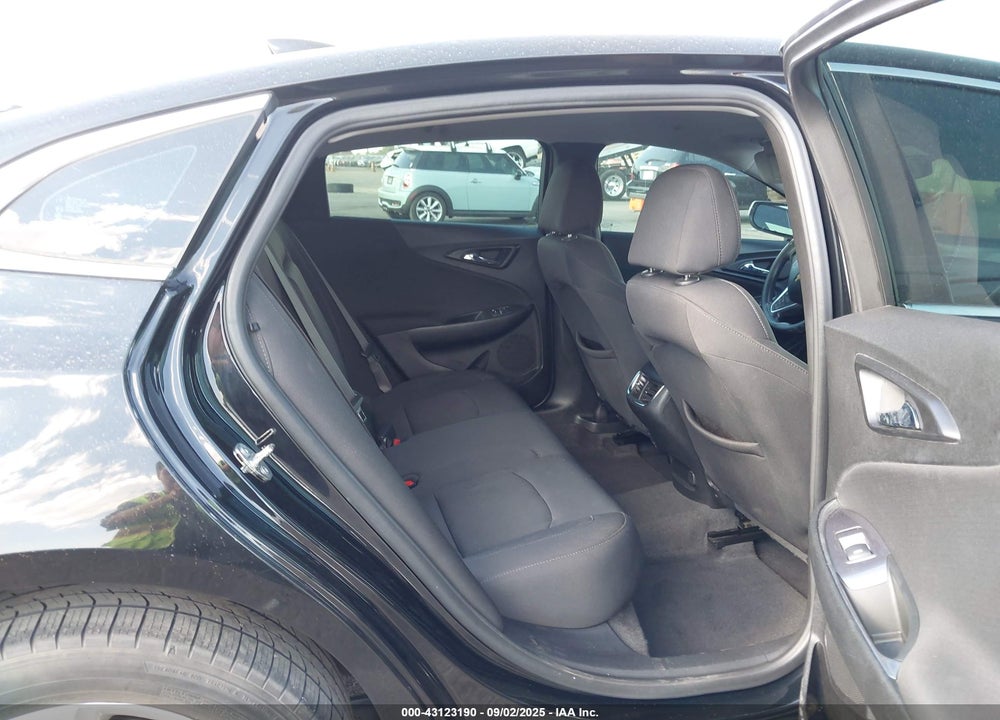 2019 CHEVROLET MALIBU LT VIN: 1G1ZD5ST2KF217946