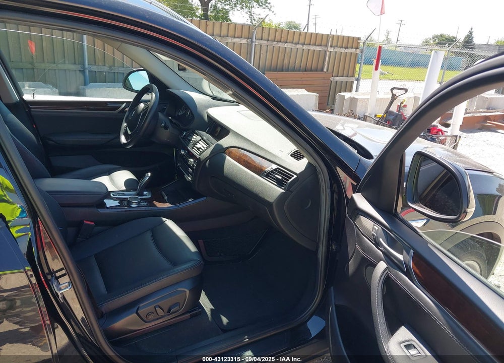 2017 BMW X3 XDRIVE28I VIN: 5UXWX9C37H0T22211
