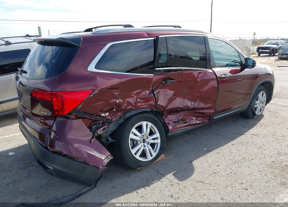 2018 HONDA PILOT VIN: 5FNYF6H14JB022250