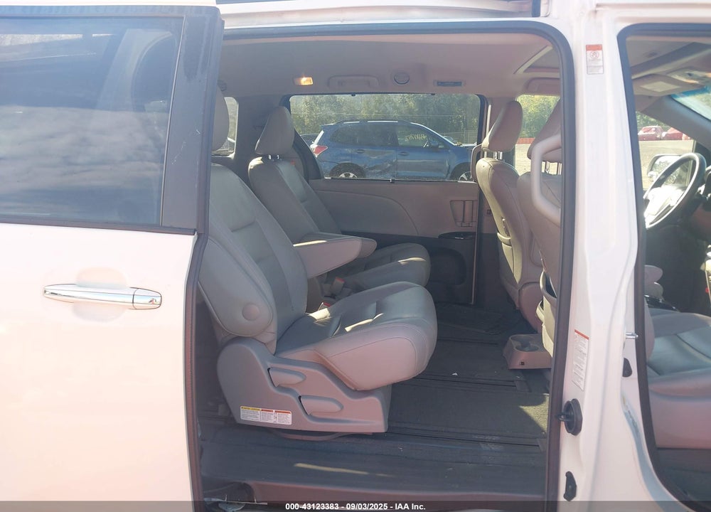 2017 TOYOTA SIENNA VIN: 5TDDZ3DC6HS167193