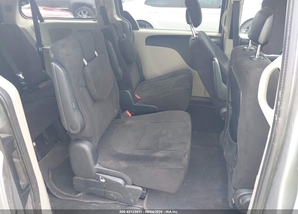 2013 DODGE GRAND CARAVAN SXT VIN: 2C4RDGCG9DR611380