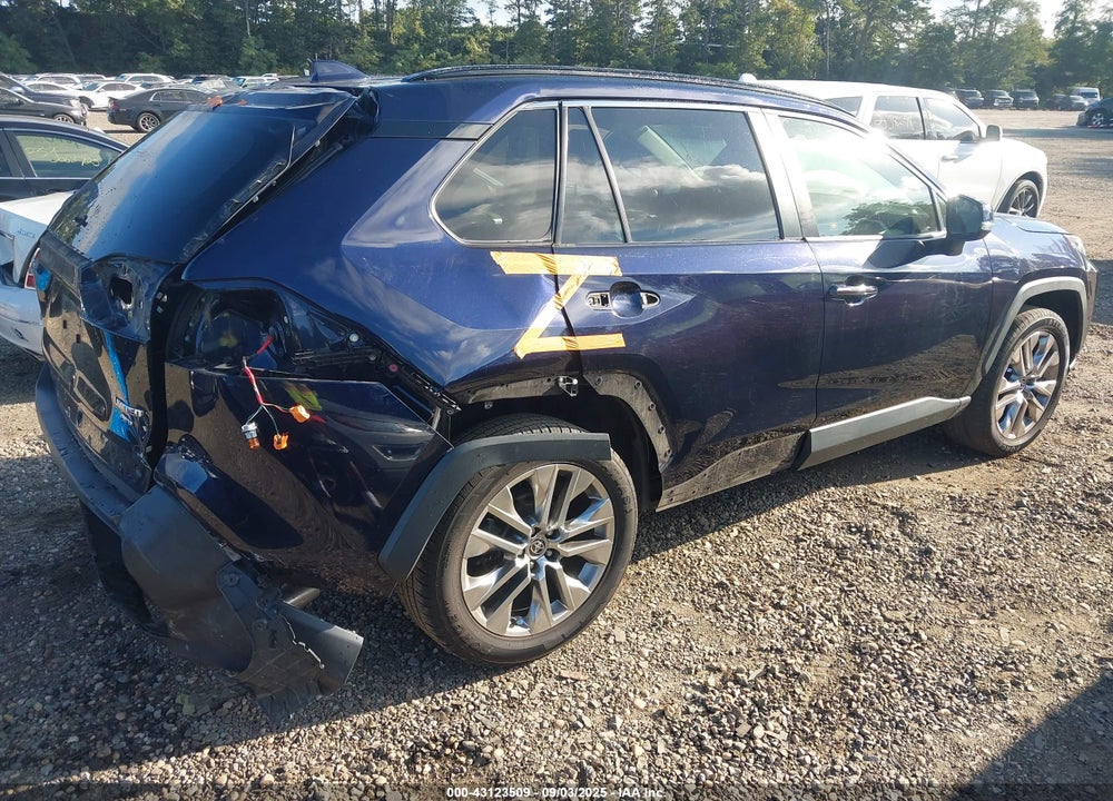 2021 TOYOTA RAV4 VIN: JTMN1RFV0MD075709