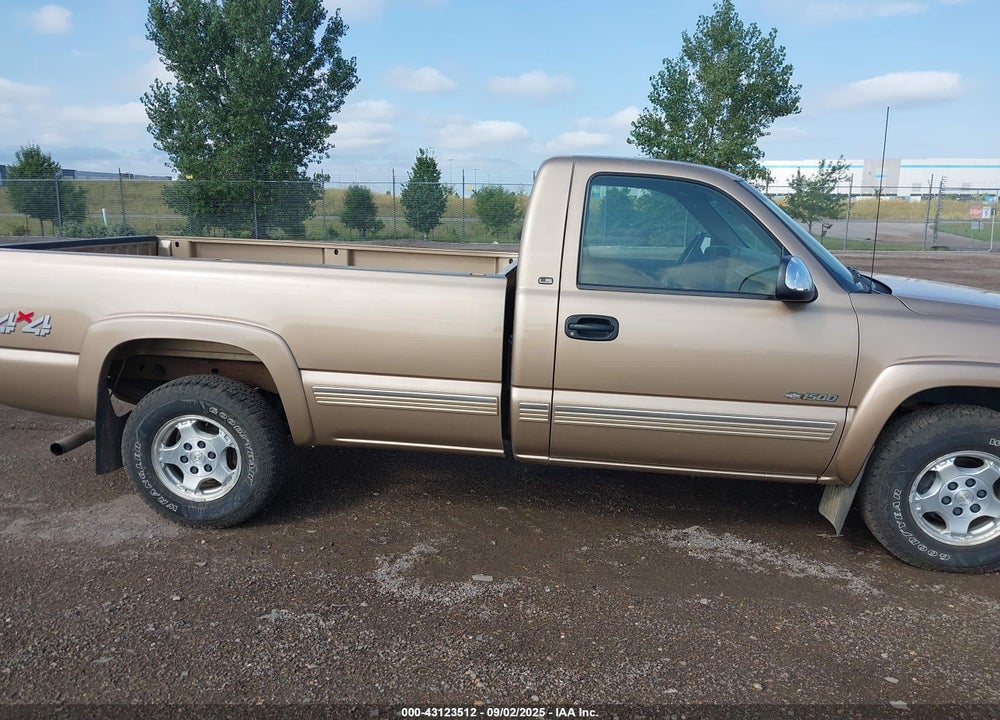 2000 CHEVROLET SILVERADO 1500 LS VIN: 1GCEK14TXYE264402