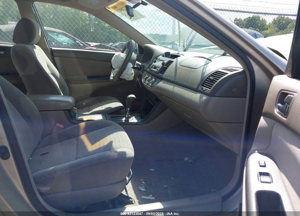 2005 TOYOTA CAMRY LE VIN: 4T1BE32K15U945867