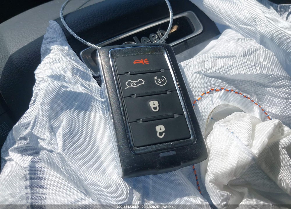 2023 JEEP GRAND CHEROKEE L VIN: 1C4RJKBG9P8841983