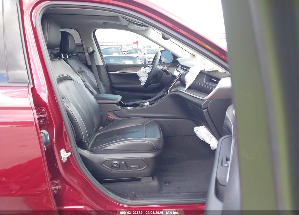 2023 JEEP GRAND CHEROKEE L VIN: 1C4RJKBG9P8841983
