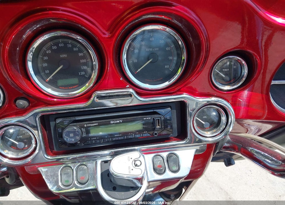 2008 HARLEY-DAVIDSON FLHTCUI VIN: 1HD1FC4198Y630988