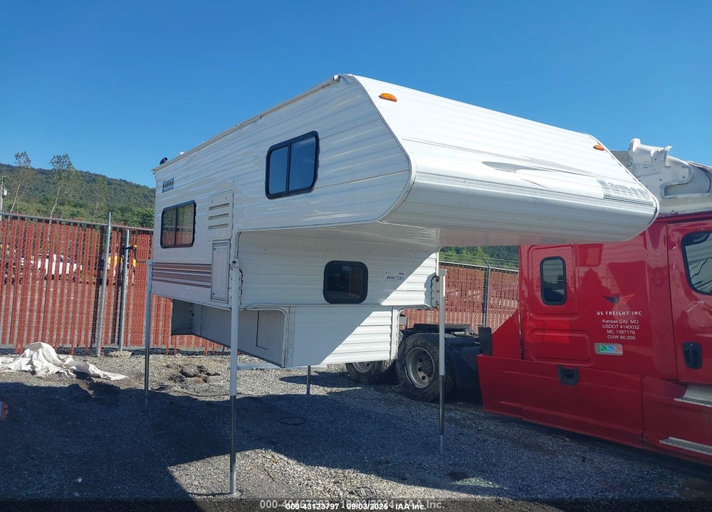 2006 LANCE LITE 815 PICKUP CAMPER VIN: 159574