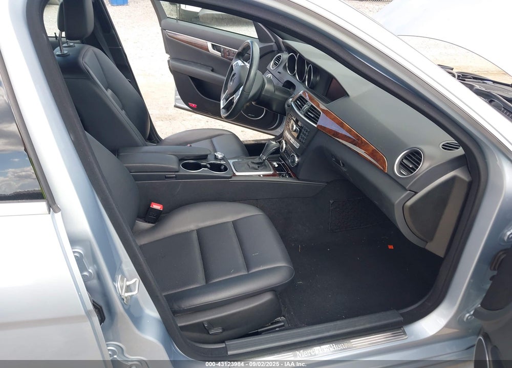 2013 MERCEDES-BENZ C CLASS VIN: WDDGF8AB4DR257262