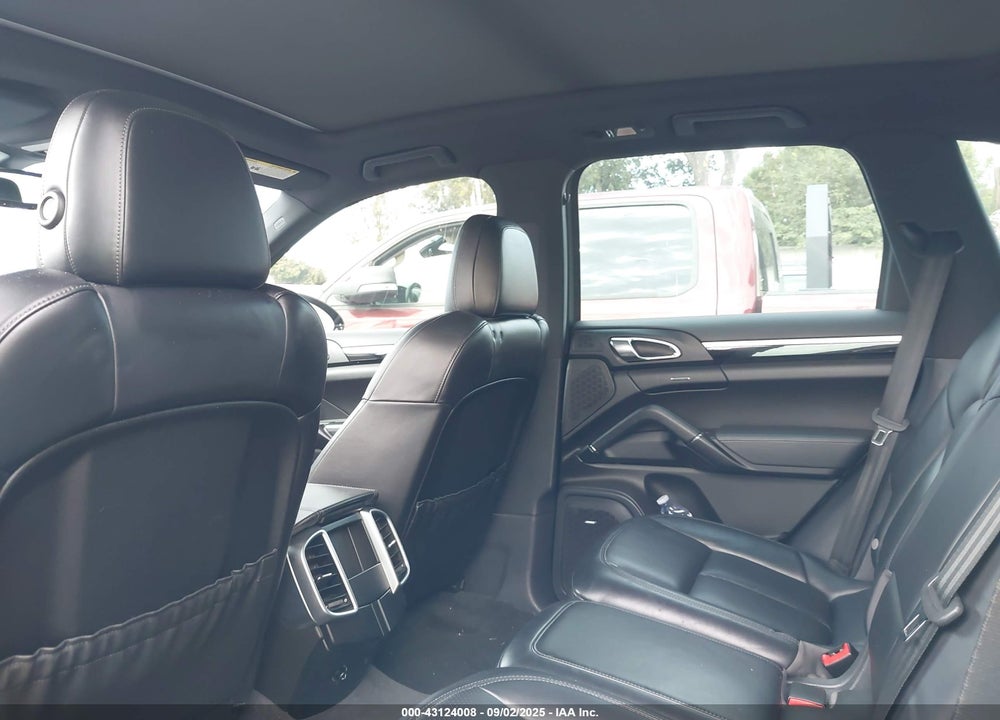 2017 PORSCHE CAYENNE VIN: WP1AA2A22HKA82938