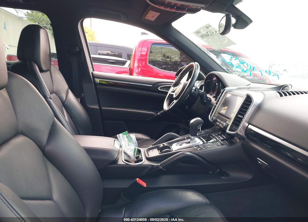 2017 PORSCHE CAYENNE VIN: WP1AA2A22HKA82938