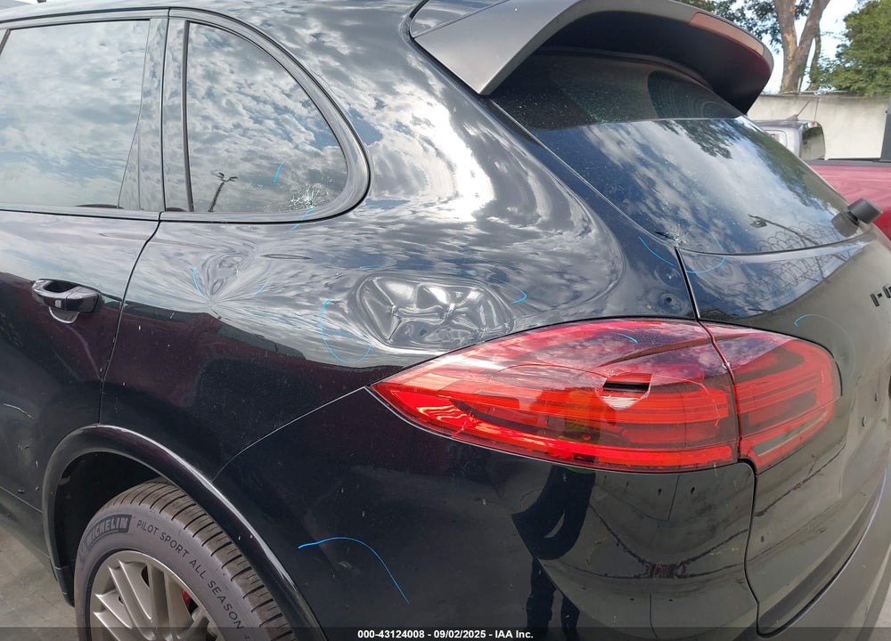 2017 PORSCHE CAYENNE VIN: WP1AA2A22HKA82938