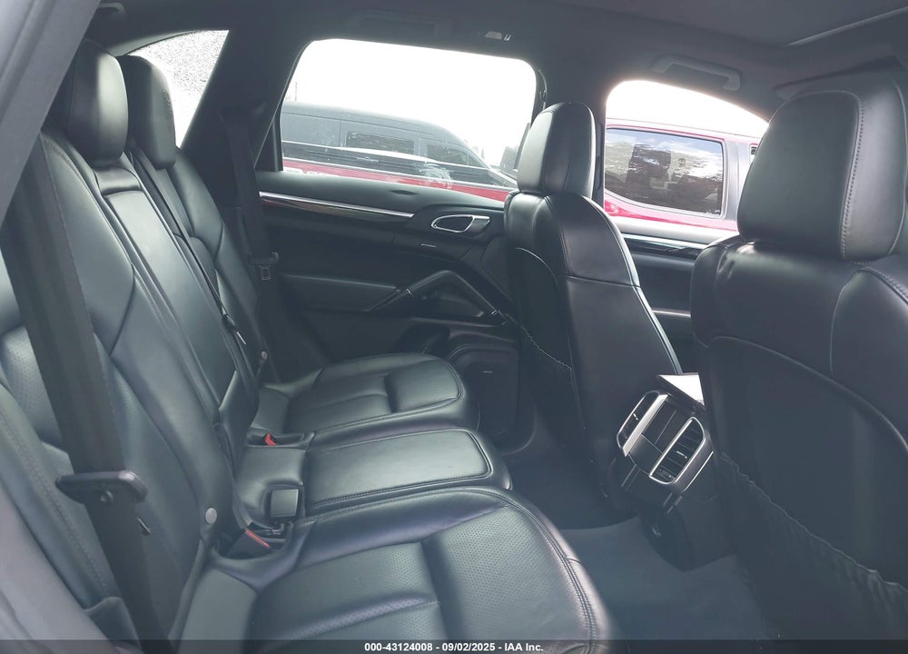 2017 PORSCHE CAYENNE VIN: WP1AA2A22HKA82938