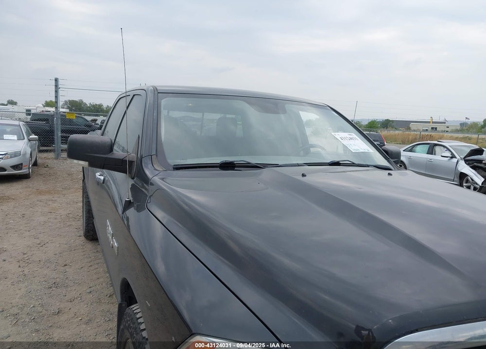 2016 RAM 1500 VIN: 1C6RR7TT2GS380072