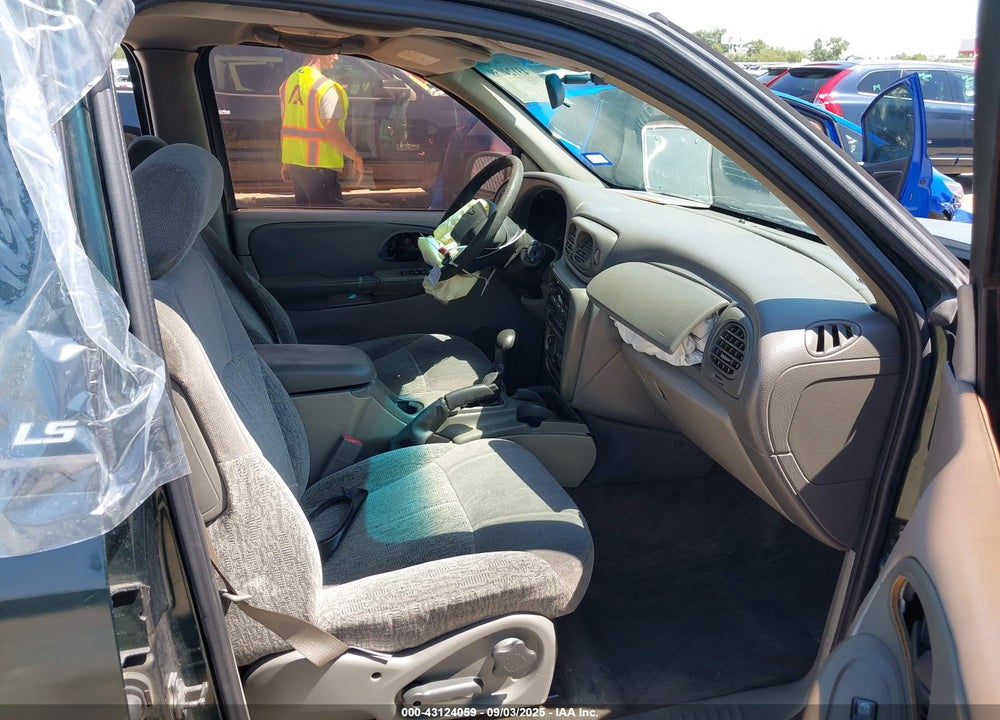 2002 CHEVROLET TRAILBLAZER LS VIN: 1GNDS13S922486496