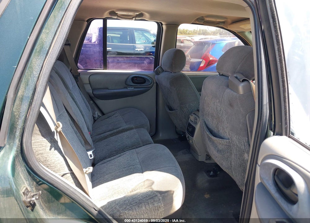2002 CHEVROLET TRAILBLAZER LS VIN: 1GNDS13S922486496