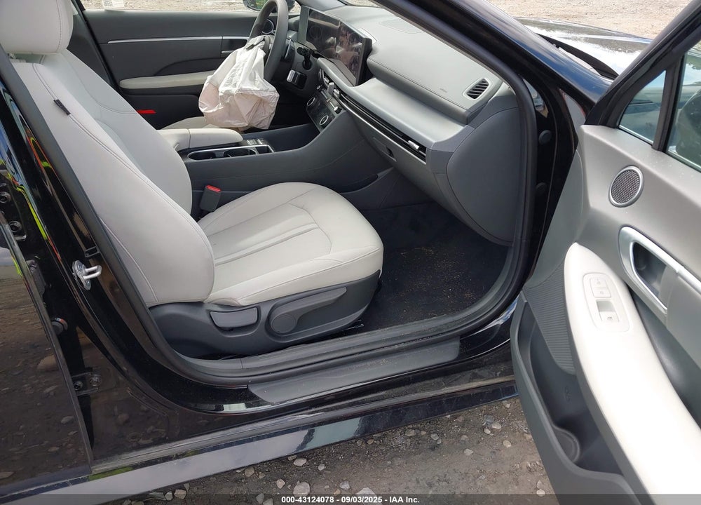 2024 HYUNDAI SONATA VIN: KMHL64JA3RA405976