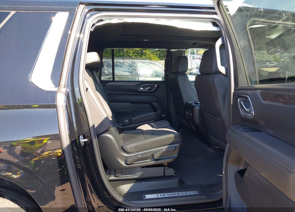 2023 CHEVROLET SUBURBAN 4WD LT VIN: 1GNSKCKD4PR442054