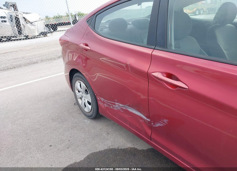 2016 HYUNDAI ELANTRA VIN: 5NPDH4AE6GH710965