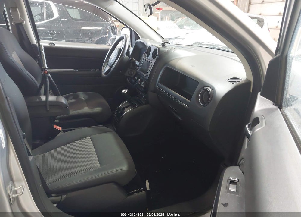 2012 JEEP COMPASS VIN: 1C4NJCEA8CD660144