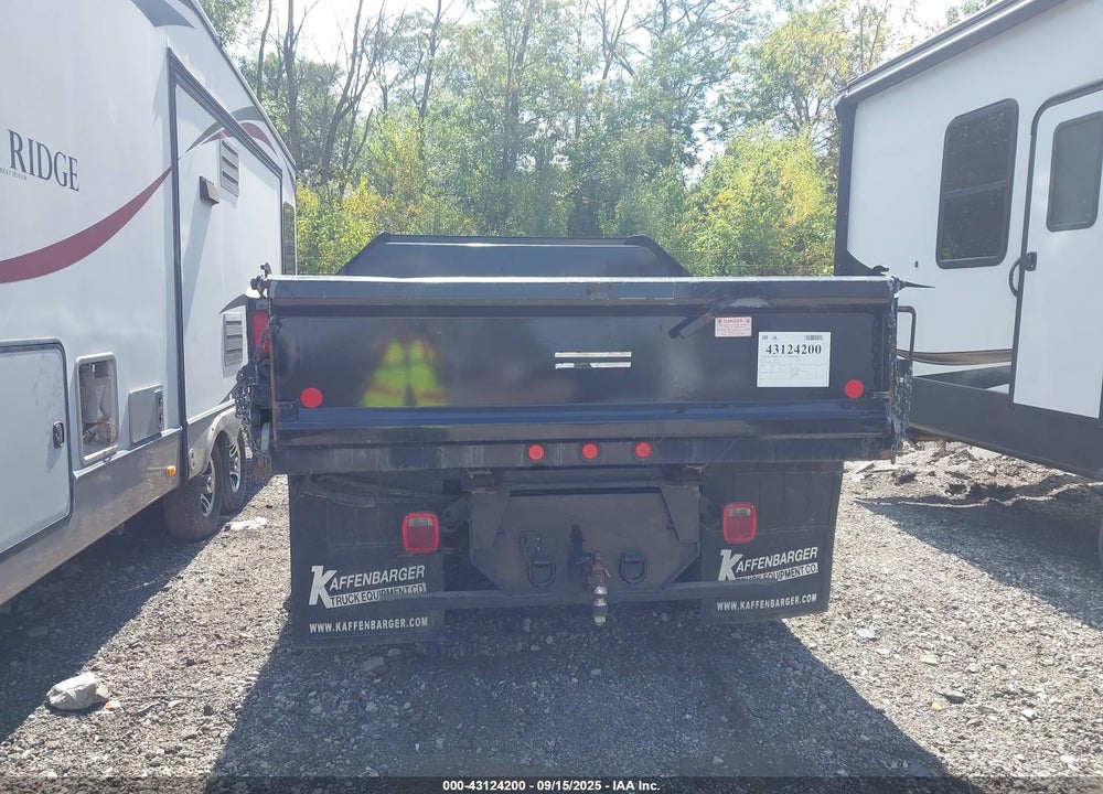 2016 FORD F-350 CHASSIS XL VIN: 1FDRF3H61GEA11033