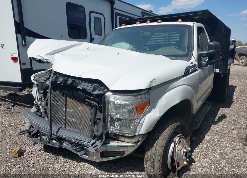 2016 FORD F-350 CHASSIS XL VIN: 1FDRF3H61GEA11033