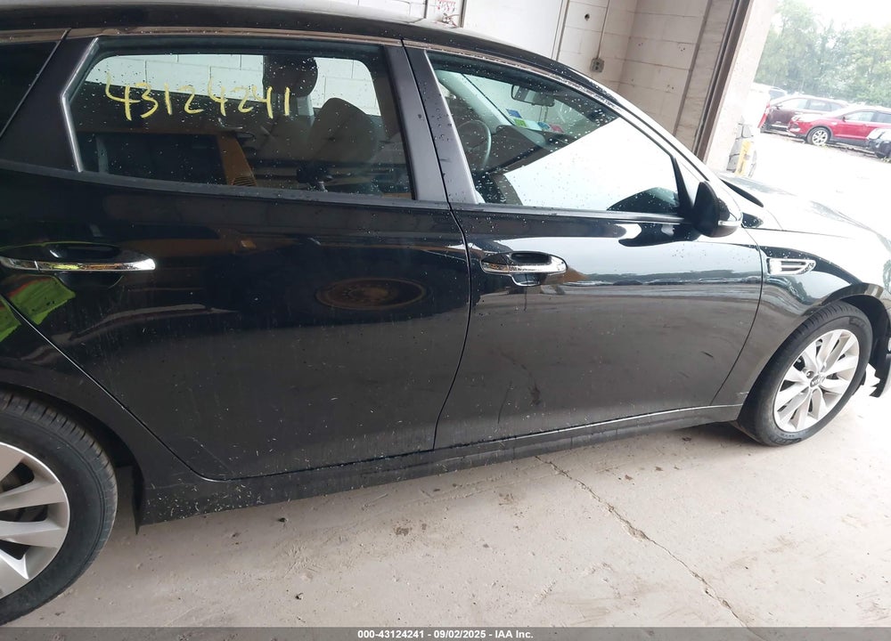 2016 KIA OPTIMA VIN: 5XXGT4L34GG068216