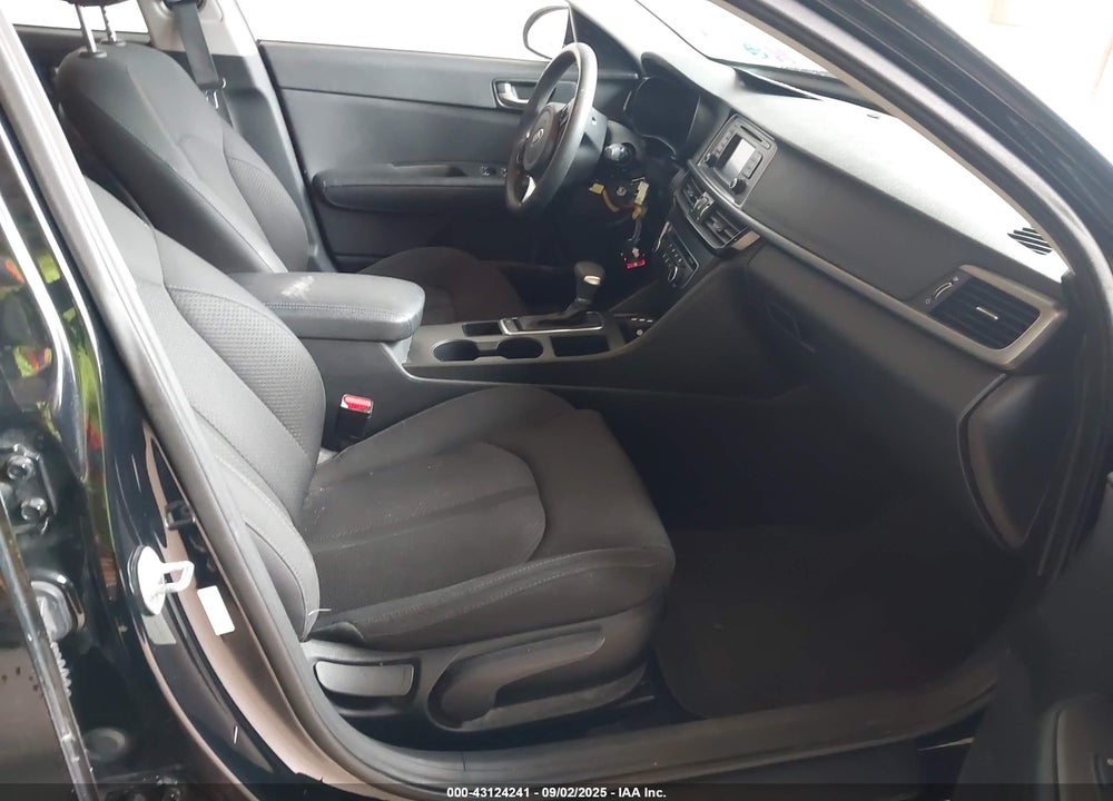2016 KIA OPTIMA VIN: 5XXGT4L34GG068216