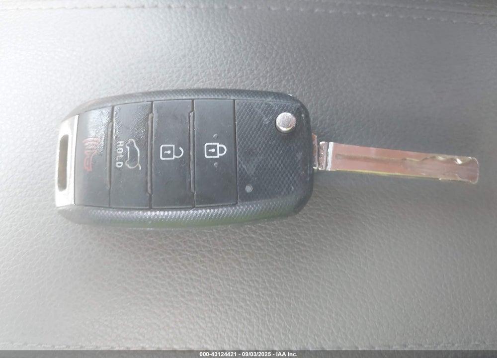2016 KIA SPORTAGE VIN: KNDPB3AC6G7872204