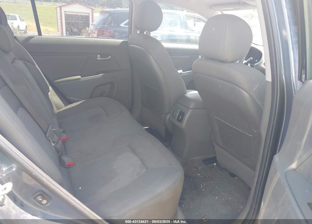 2016 KIA SPORTAGE VIN: KNDPB3AC6G7872204