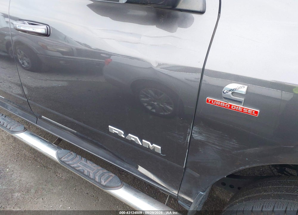 2019 RAM 3500 BIG HORN  4X4 8' BOX VIN: 3C63R3HL5KG610212