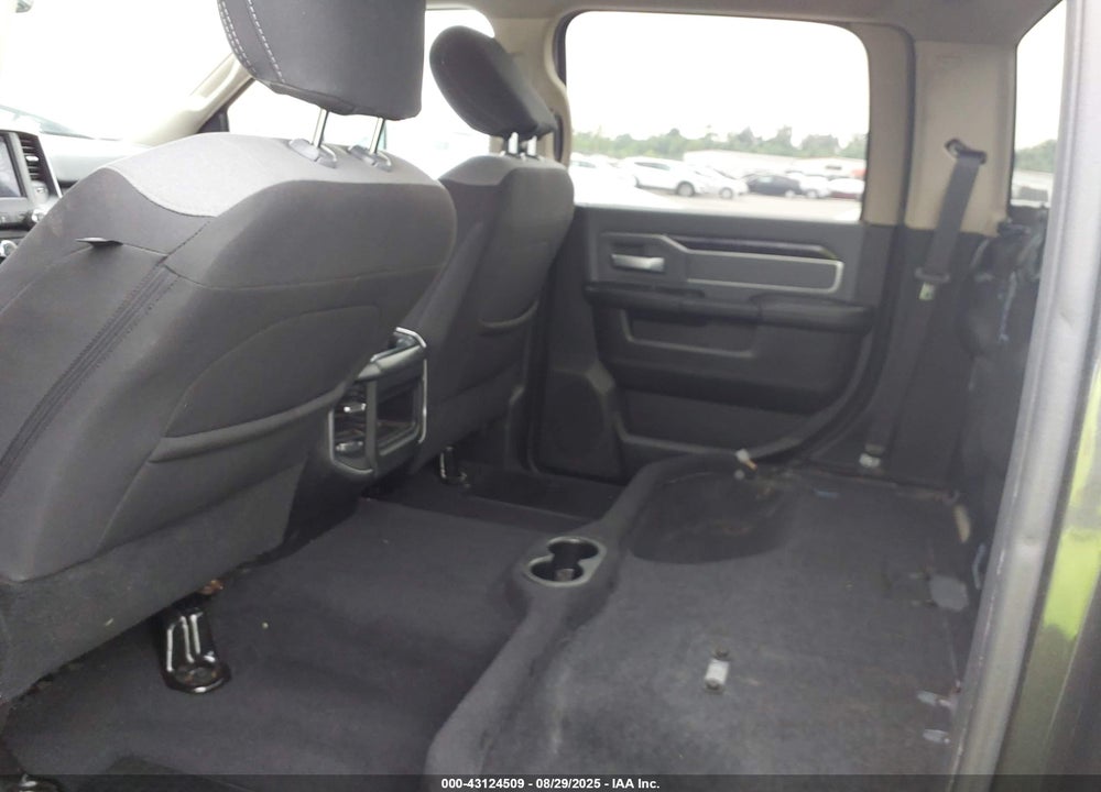 2019 RAM 3500 BIG HORN  4X4 8' BOX VIN: 3C63R3HL5KG610212