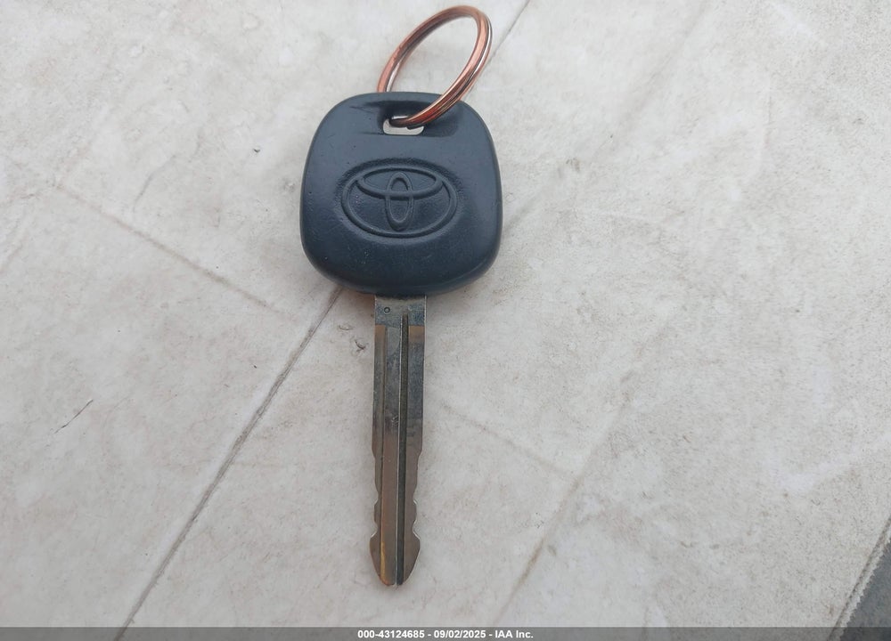 2005 TOYOTA 4RUNNER SR5 V6 VIN: JTEBU14R950076816