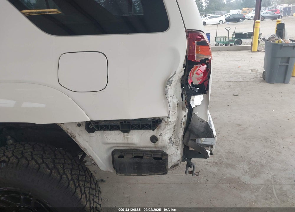 2005 TOYOTA 4RUNNER SR5 V6 VIN: JTEBU14R950076816
