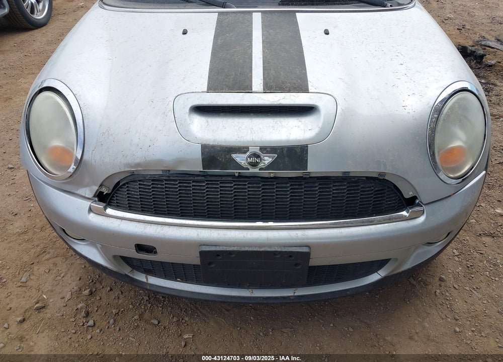 2009 MINI COOPER VIN: WMWMF73529TW81495