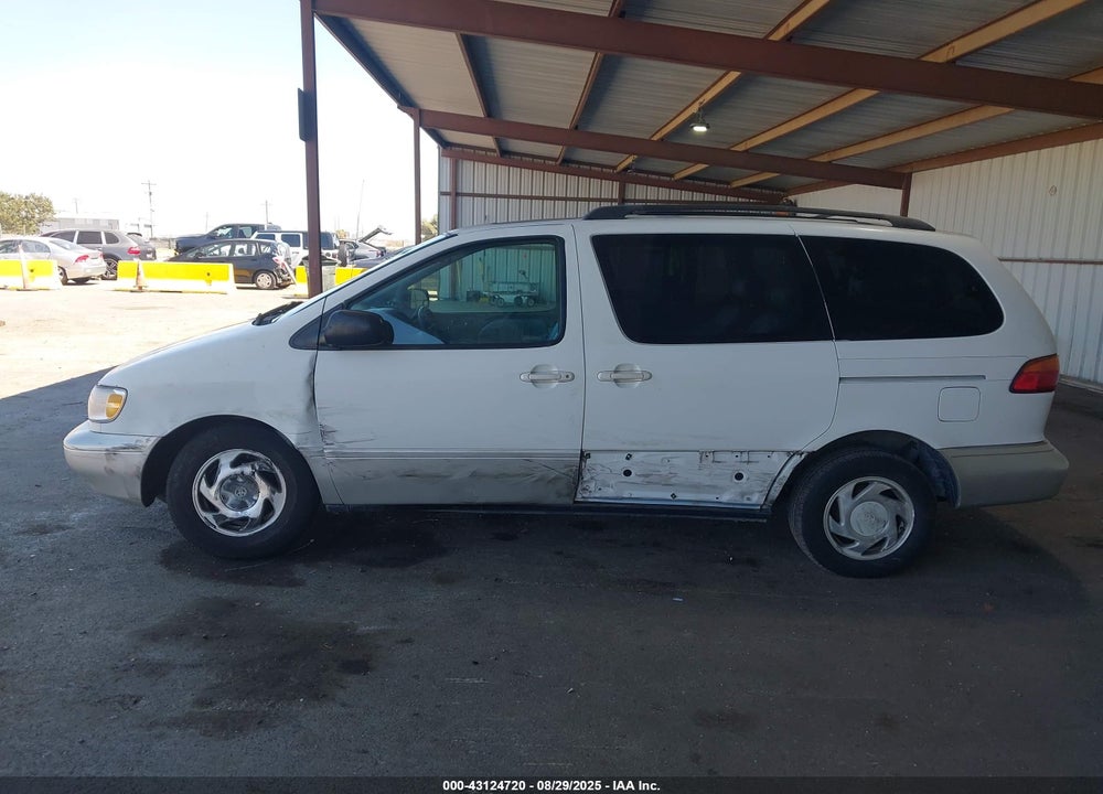 2000 TOYOTA SIENNA XLE VIN: 4T3ZF13C3YU204428
