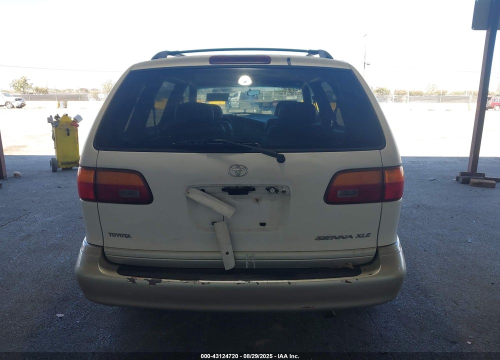 2000 TOYOTA SIENNA XLE VIN: 4T3ZF13C3YU204428