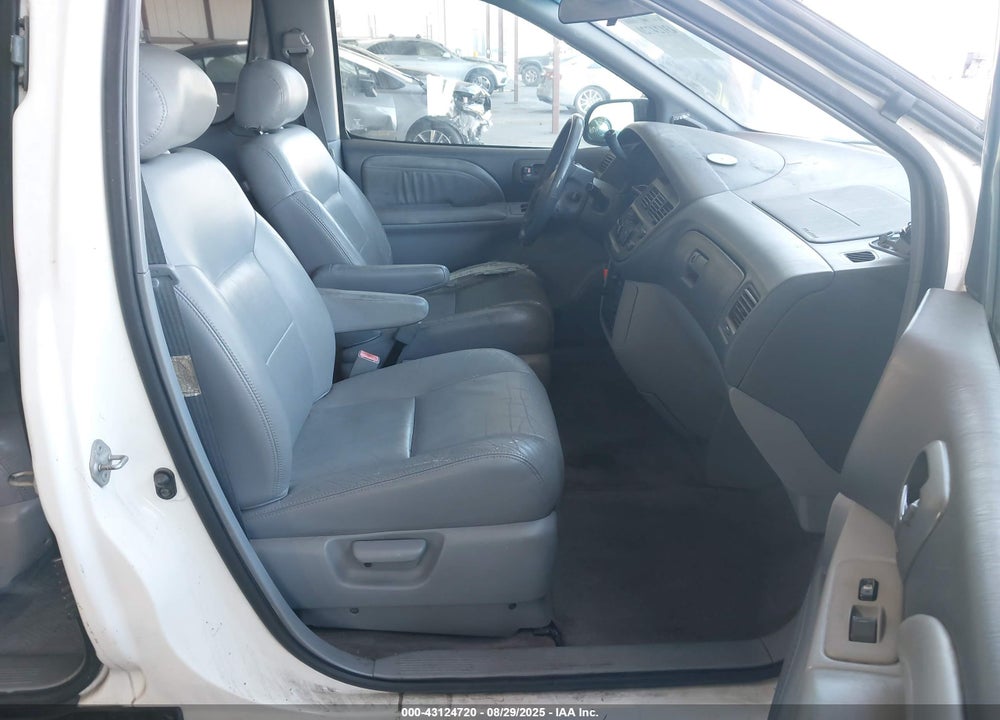2000 TOYOTA SIENNA XLE VIN: 4T3ZF13C3YU204428