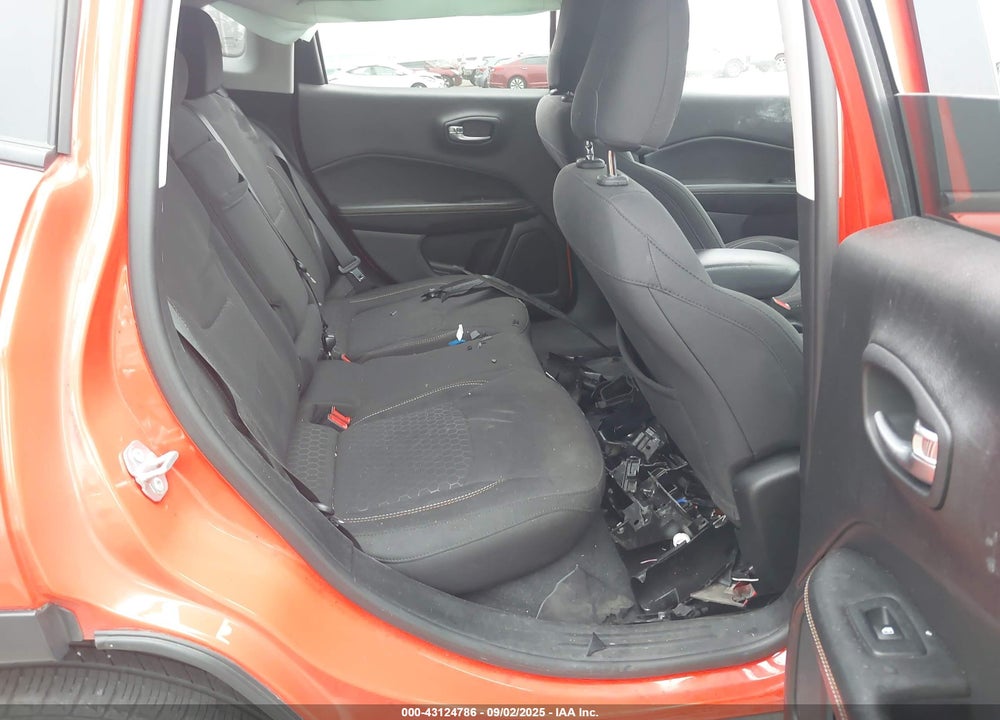 2018 JEEP COMPASS VIN: 3C4NJDABXJT457154