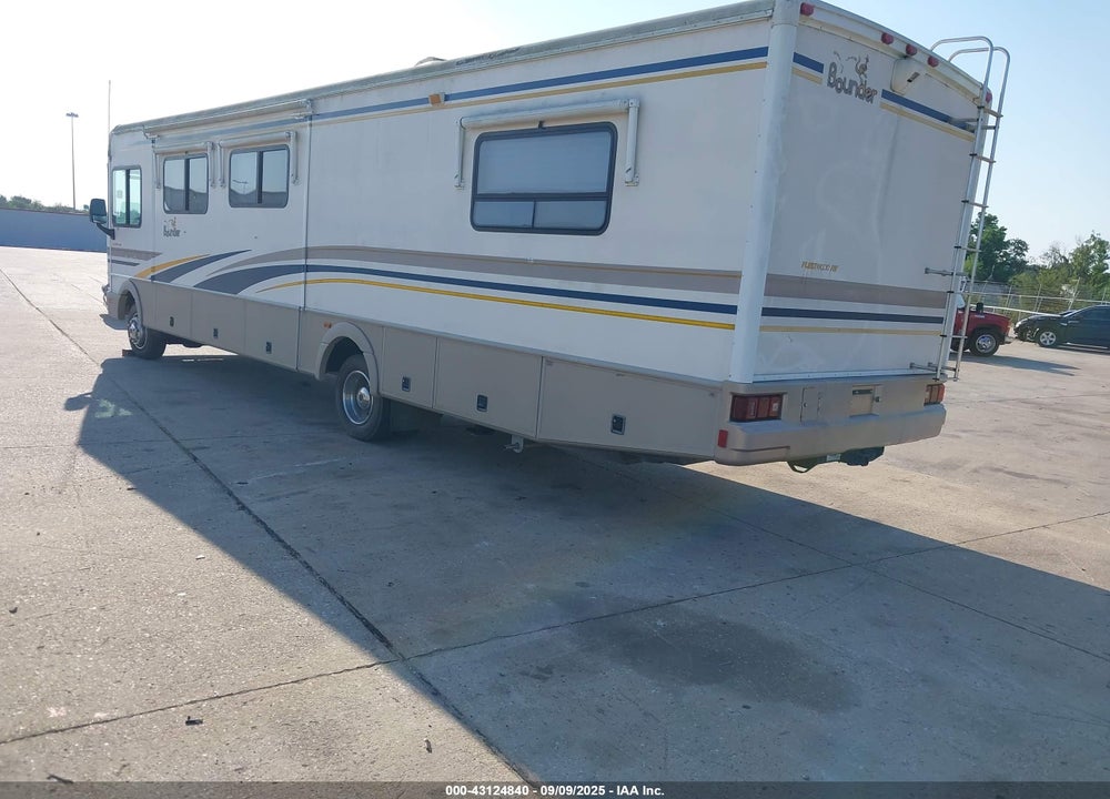 2002 BOUNDER FLEETWOOD RV VIN: 5B4MP67G413337294