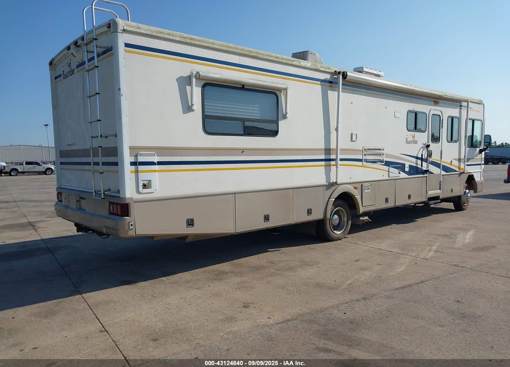 2002 BOUNDER FLEETWOOD RV VIN: 5B4MP67G413337294