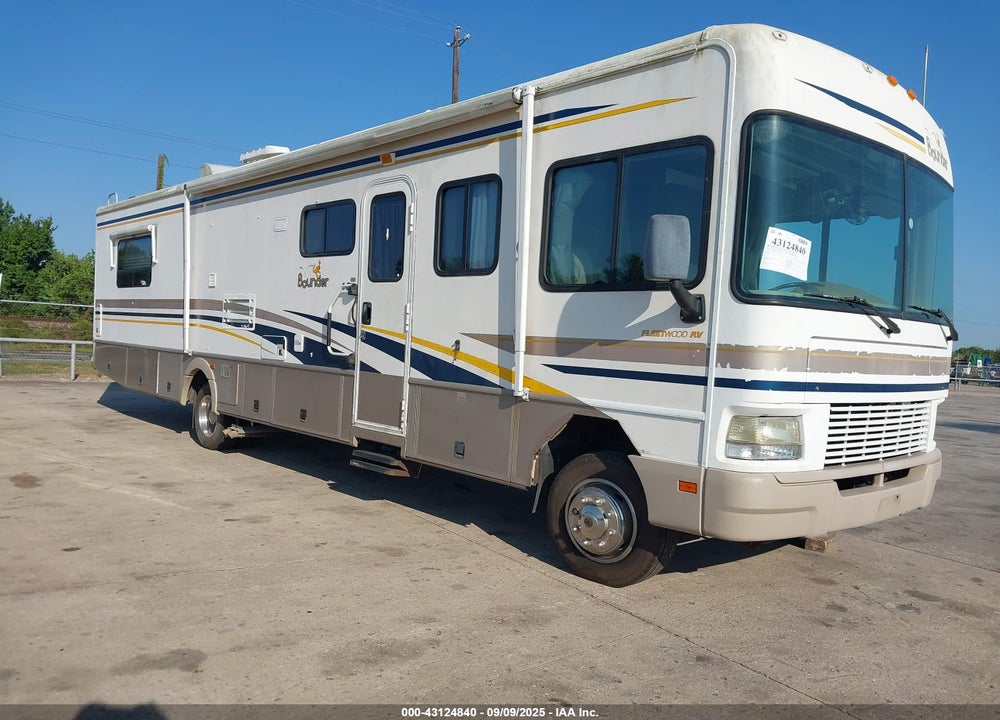 2002 BOUNDER FLEETWOOD RV VIN: 5B4MP67G413337294