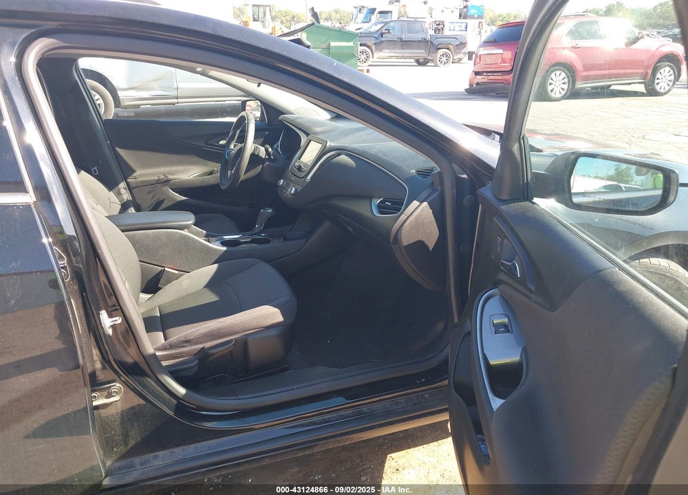 2018 CHEVROLET MALIBU 1FL VIN: 1G1ZC5ST9JF104111