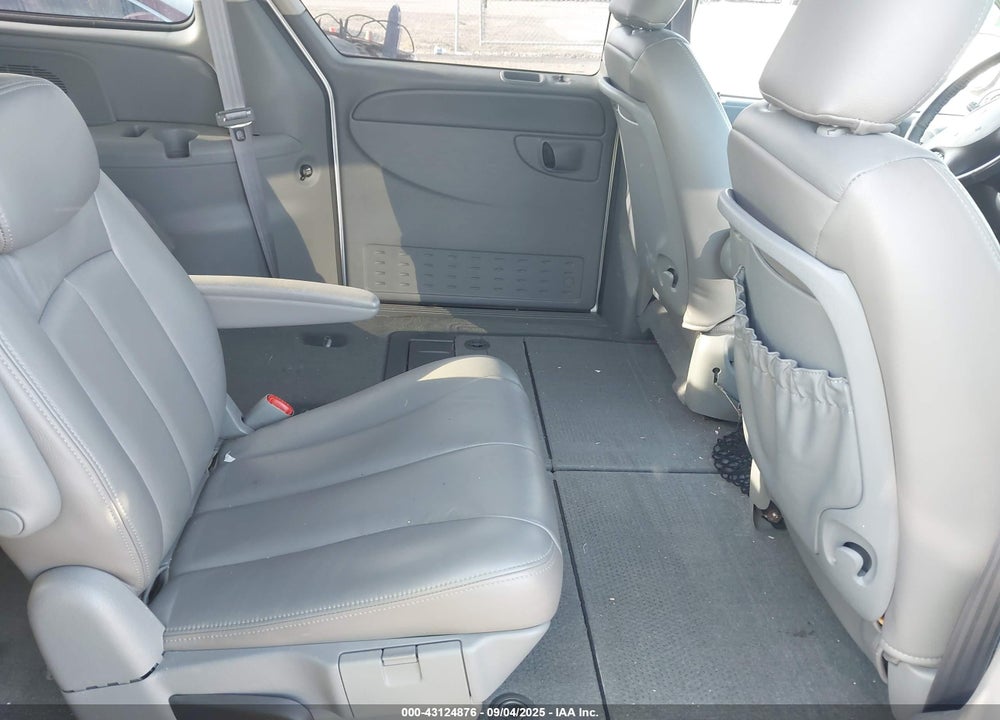 2005 CHRYSLER TOWN & COUNTRY TOURING VIN: 2C4GP54L75R460636